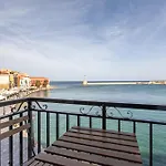 Lucia Hotel