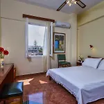 Lucia Hotel 2*