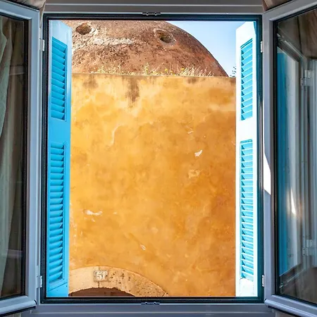 Lucia Hotell Chania (Crete)